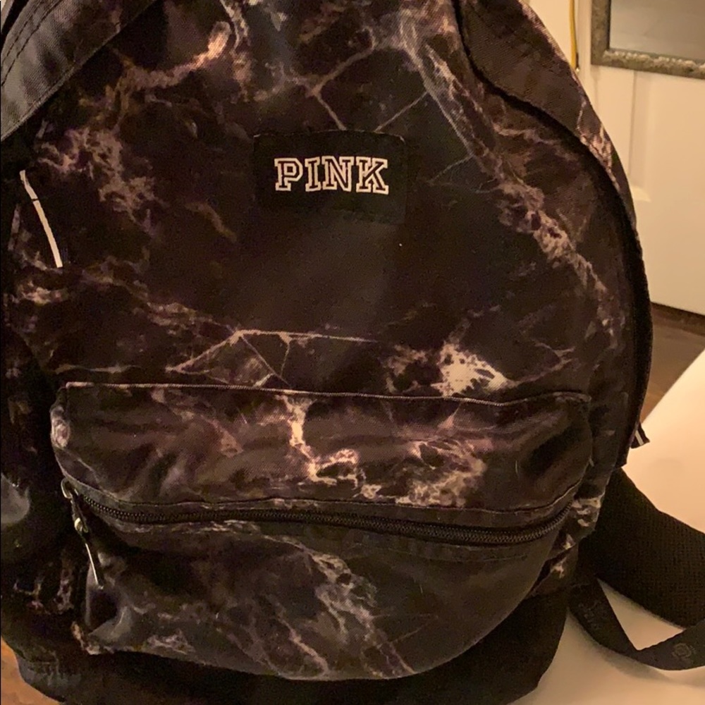 Pink vs backpack - Picture 2 of 5